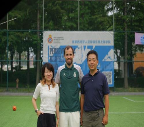 国家电网超级气球成功试运行：吊装2吨重输电塔材至4000米山脊
